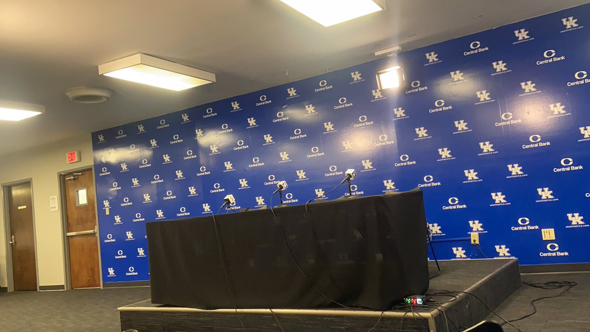 AaronBenj18's tweet photo. Kentucky women’s basketball press conference to start here soon @KYKernelSports https://t.co/uLELegWaCx