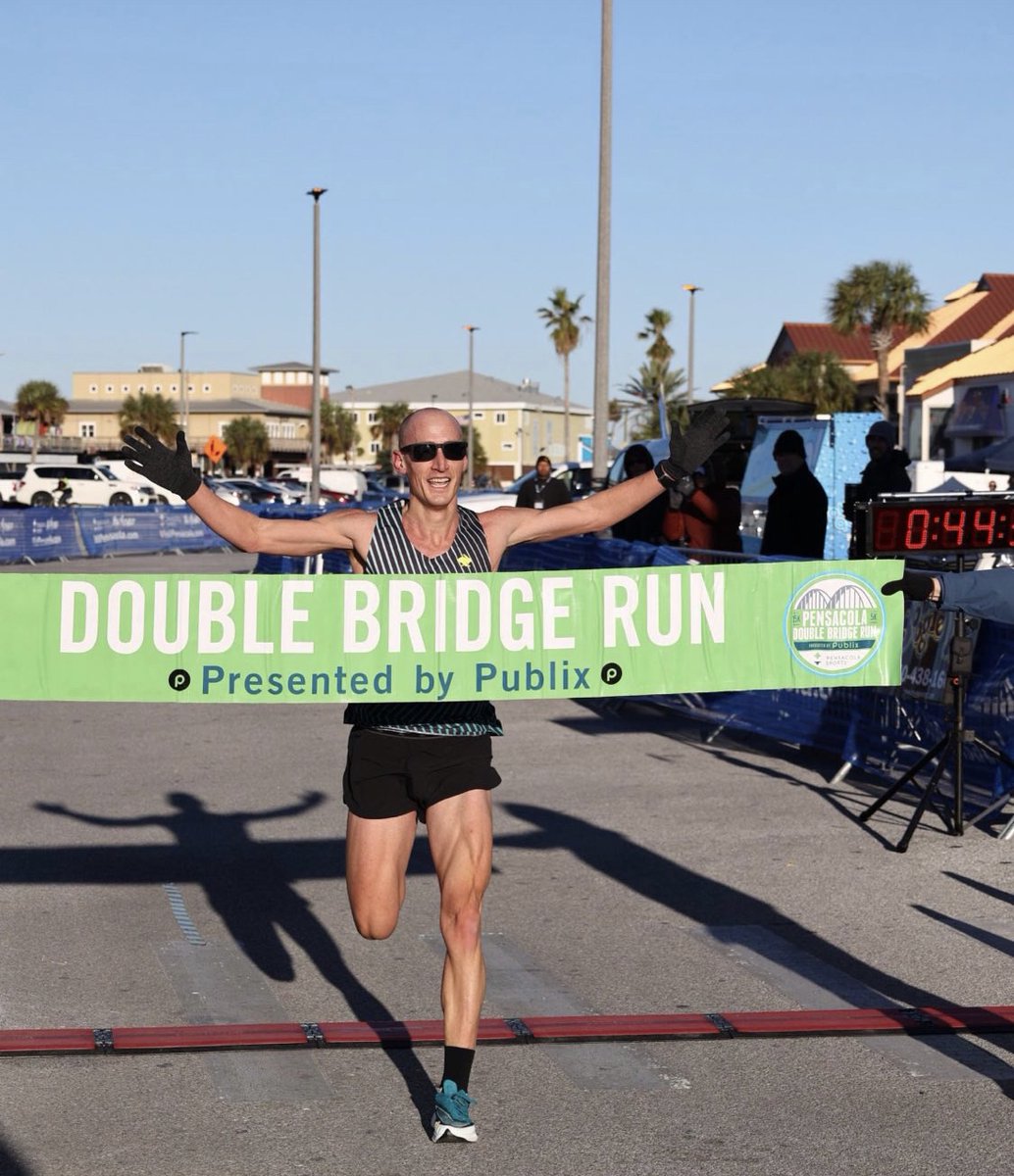 runinrabbit's tweet photo. RACE ROLL CALL!
#rabbitPRO Tyler McCandless is heading to Fort Worth, Texas to compete in the USATF Half Marathon Championships this Sunday! 🔥
Who else is pinning on a bib this weekend? Let us know what you’re racing!
#runinrabbit #borntorunfree https://t.co/nrlbelOELx