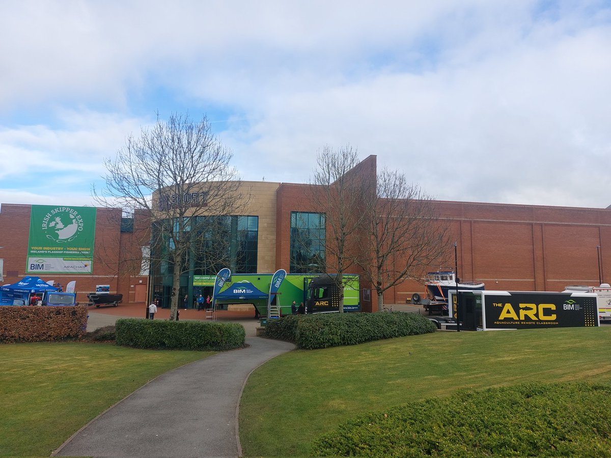 TeresaM_86's tweet photo. And all the best to @SkipperEditor for a very successful @SkipperExpo over the weekend @ULSportExpo - great to see Marine industries, Stakeholders &amp; State bodies all come together in one hub https://t.co/ax8KQ3Q1Ya