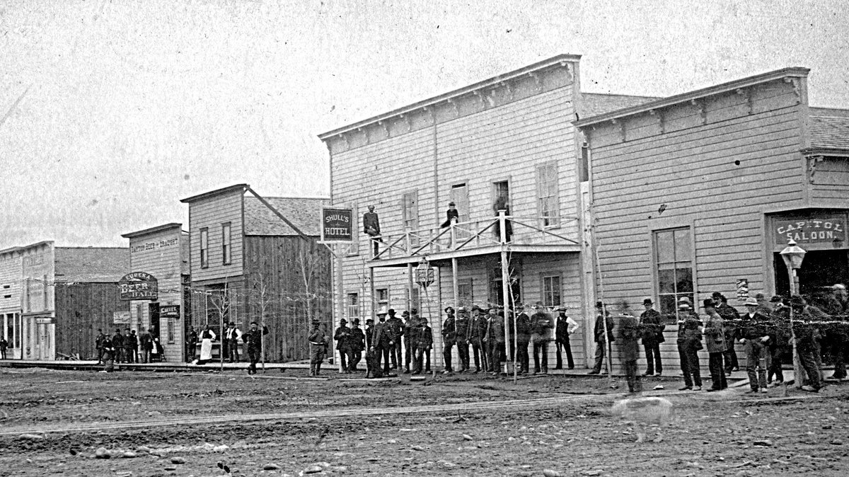CityofYakima's tweet image. For this #flashbackfriday we travel to 1885 for a street scene in North Yakima. Businesses included Shull’s Hotel, Eureka Beer Hall, Dayton Beer and Capital Saloon. Photo/info courtesy Yakima Valley Museum.