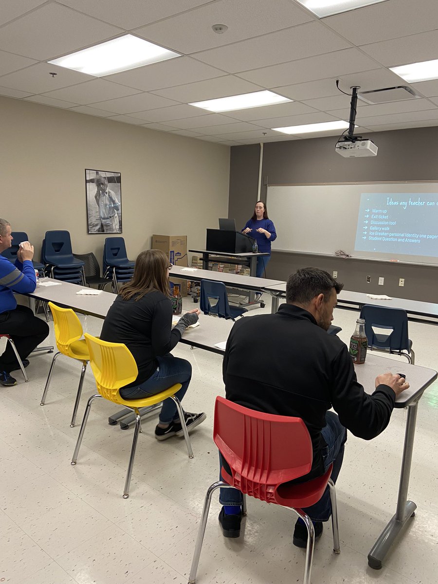 Thank you Rachel Risse for teaching Hexagonal Thinking today in our curriculum cafe! <a href="/SeckmanHigh/">Seckman High School</a> #GoJags!