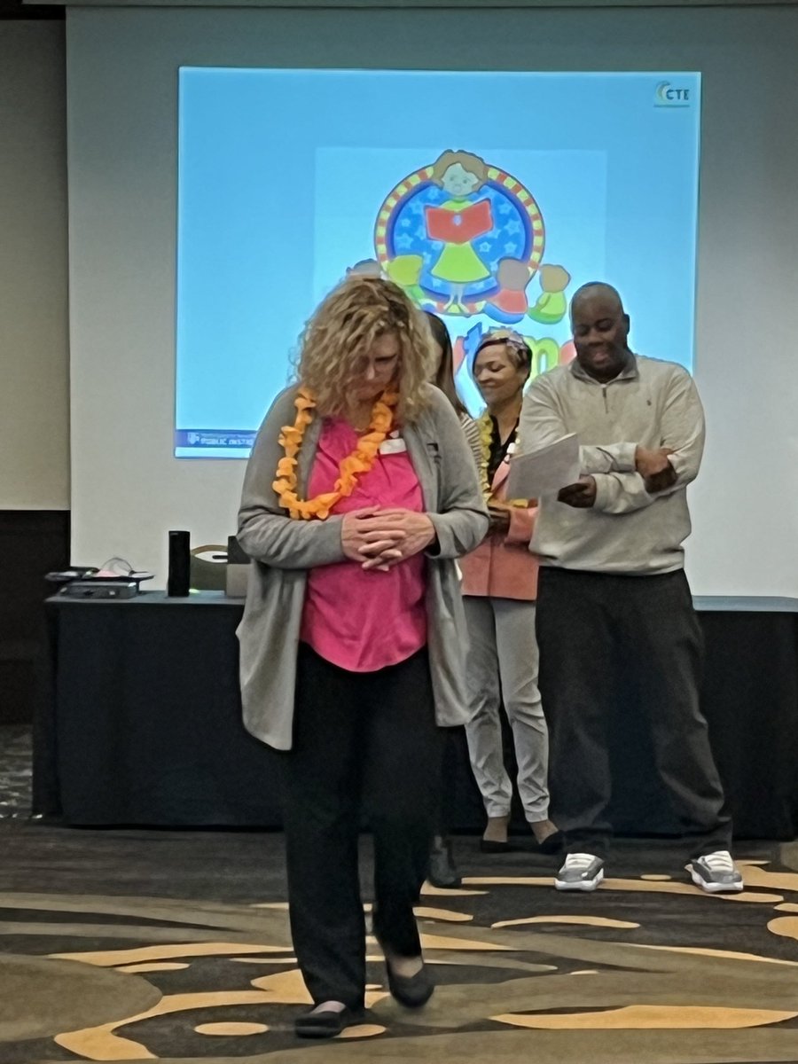 Suzanne Lujan tweet media