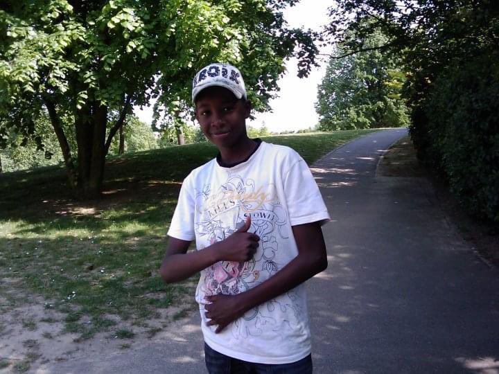 Tonton_Galsen's tweet photo. Pourquoi j’ai accepté de jouer a ce jeu https://t.co/3HEwvHVYUs