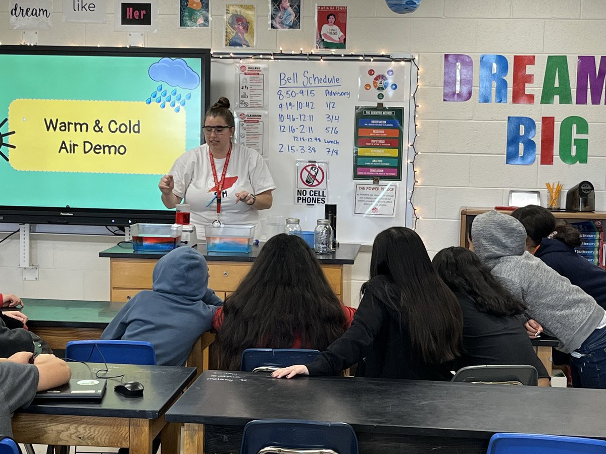 Learning about warm air rising and cold air sinking sets us up well for learning how weather works! This is one of my favorite parts of my job ☺️ #futurescientists <a href="/SterlingMiddle1/">Sterling MS</a> <a href="/LCPSScience/">LCPS Science</a>
