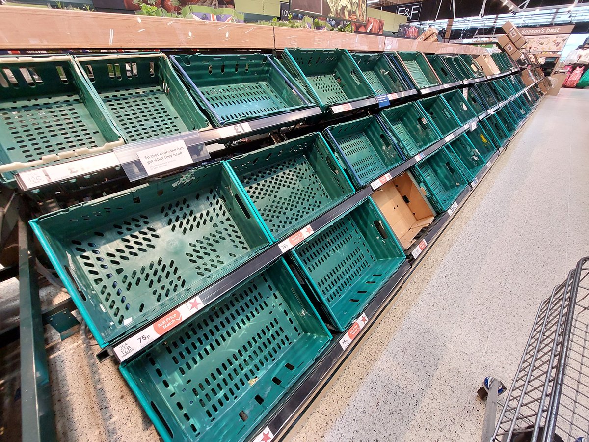 #foodshortages #emptyshelves  Meanwhile, today 3pm approx in a large Tesco in Shropshire UK (my photo) and its widely reported to be the same across UK whilst apparently there are no shortages in EU. Don't even mention Morrocon weather! NO SHORTAGES IN EU! 
#BrexitFoodShortages