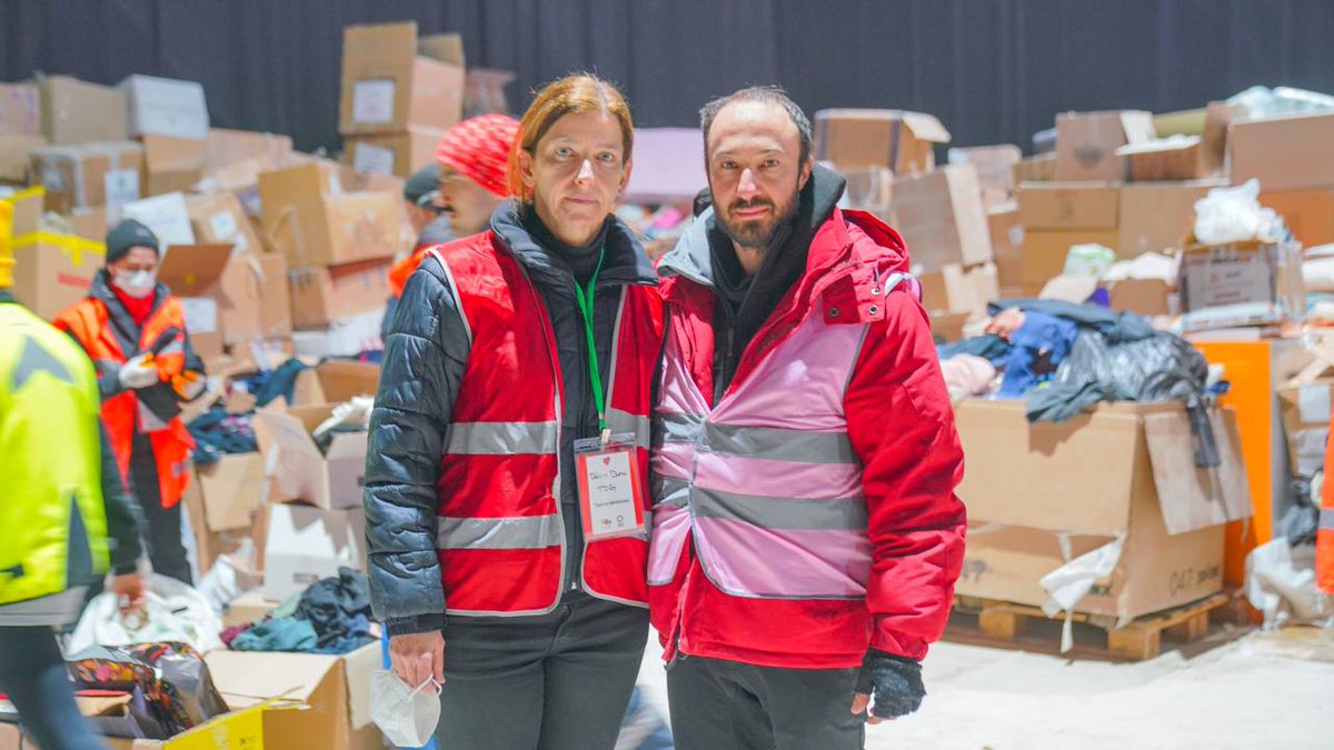 Afet bölgesinde 17. günü tamamladık. Çorbada Tuzun Olsun Derneği olarak Afet Platformu koordinesinde bölgede gönüllülerimiz ile birlikte çalışmalarımız ve mücadelemiz devam edecek.