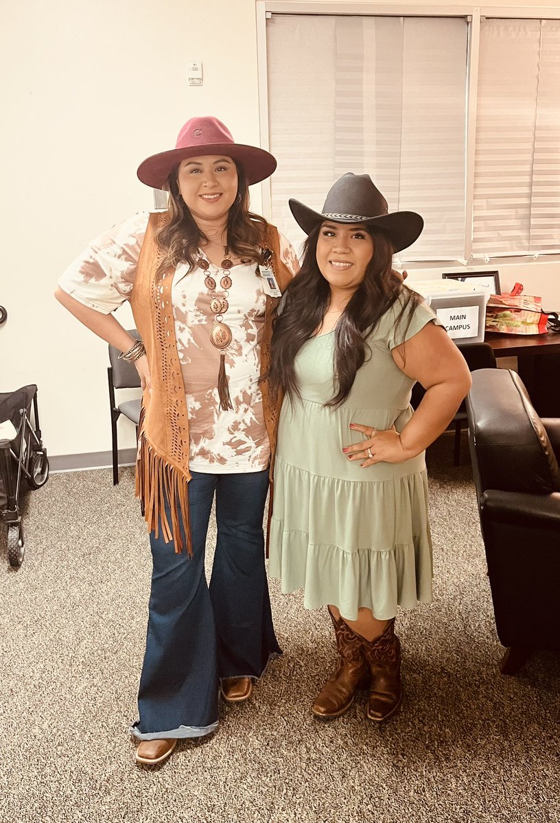 Linette_Lara's tweet photo. Go Texan Day @Dekaneywildcat! Ready for rodeo season π€ @SpringISD #GoTexanDay23 #SpringGoTexan https://t.co/vYKXhpRJcp