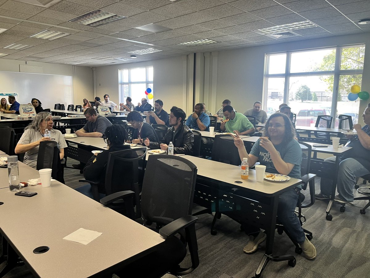 JamesP2448's tweet image. THANK YOU Technology Services team for the outstanding work and professional service with laptop distributions. Our team swapped out over 3,100 devices within a compressed 30 day schedule. Pizza celebration day 🍕#AwesomeTeam @AGHoulihan @UCPSNC @UCPSTechServ