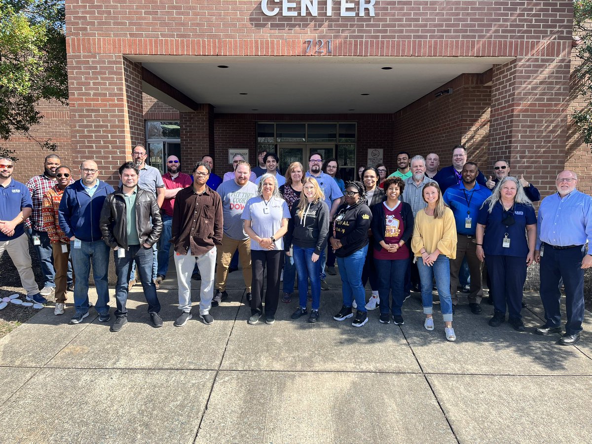 JamesP2448's tweet image. THANK YOU Technology Services team for the outstanding work and professional service with laptop distributions. Our team swapped out over 3,100 devices within a compressed 30 day schedule. Pizza celebration day 🍕#AwesomeTeam @AGHoulihan @UCPSNC @UCPSTechServ