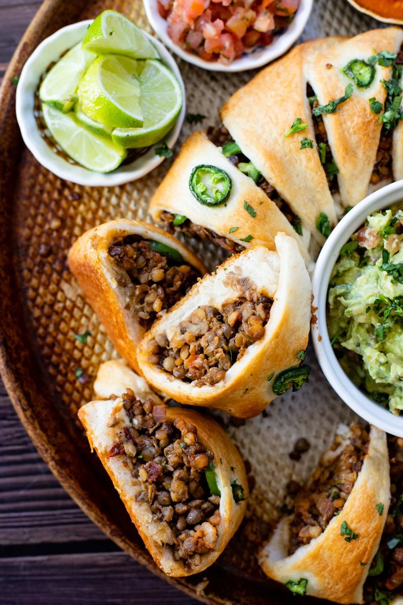 schmoozequeen's tweet photo. #Vegan Taco Crescent Ring
#Taco #CrescentRing #plantbased
https://t.co/LKtnQRxW8o https://t.co/X0MPptAh7N