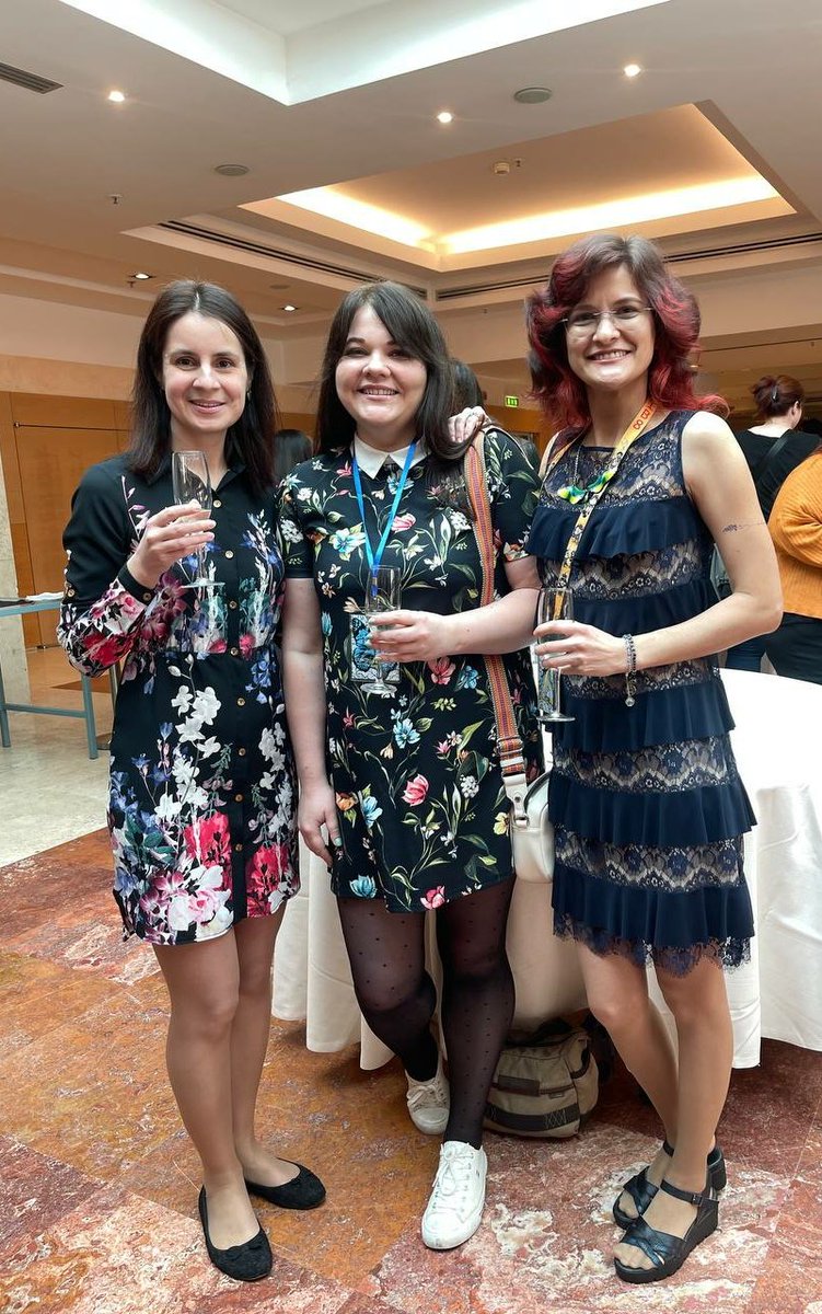 koryuu6's tweet photo. #JIBWeekPic We are so happy to be here in Rome! We were taking a trio photo at Welcome Party, but photobomb #jibfamily led to group photo of wonderful people! 💛 #jibland5 @JusInBelloCon https://t.co/o91wyZeGRD