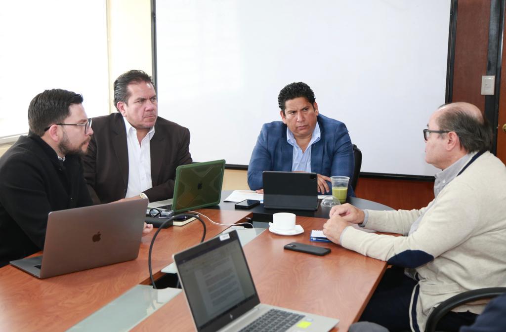 IESSec's tweet photo. #IESSatuServicio | @IESSec, a través de la Vocalía de los Asegurados, @GomezlRichard, sostuvo reunión de trabajo para generar alianzas estratégicas con organismos internacionales. 🤝 https://t.co/TQRE2QNGPv
