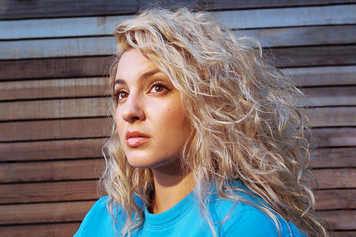 #NowPlaying: (You Make Me Feel Like) A Natural Woman by Tori Kelly & JoJo | Tune in to #SexyBlackRadio (link in bio) #music #Rnb #hiphop #pop https://t.co/mOj0B2LSeJ