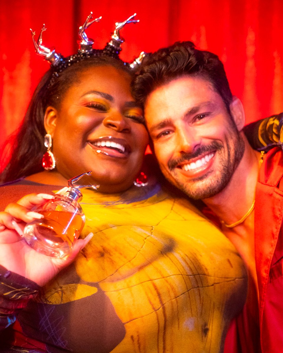 JPGaultier's tweet photo. #Ceval @jojotodynhoofc @cauareymond @jackyguzmanpty and @lauuravandall enjoying the carnaval the scandalous way.
#JPGlovesCarnaval #BeScandal #JeanPaulGaultier https://t.co/saKiLOwOua