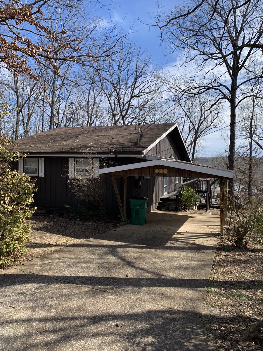 jrhodes44's tweet photo. Great 2 Bedroom, 1 1/2 bath home in Cherokee Village with beautiful seasonal Lake View!  Great Vacation Rental too. https://t.co/zkkOsCB3HC