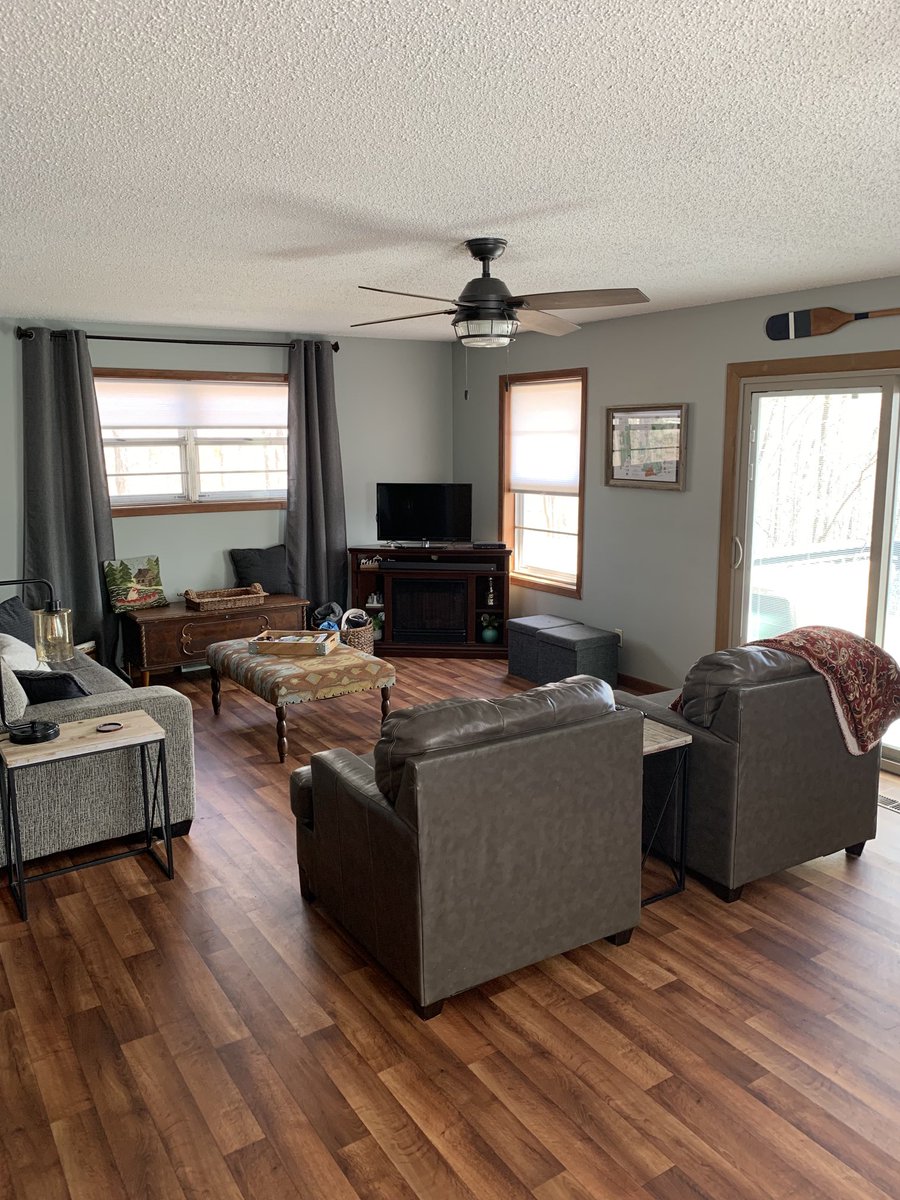 Great 2 Bedroom, 1 1/2 bath home in Cherokee Village with beautiful seasonal Lake View!  Great Vacation Rental too.