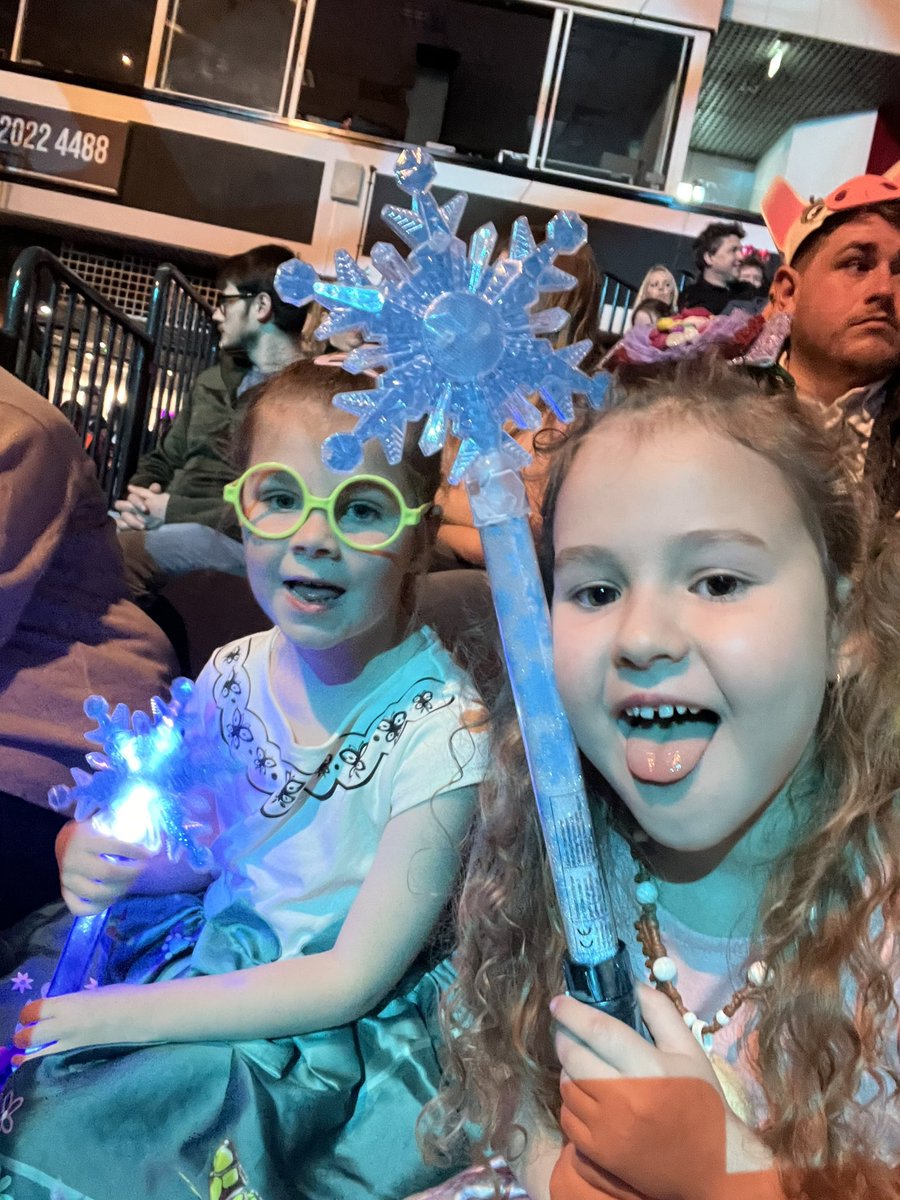 daviddahero's tweet photo. #DISNEYONICE #CARDIFF #2023 https://t.co/vbqKOK6u5g