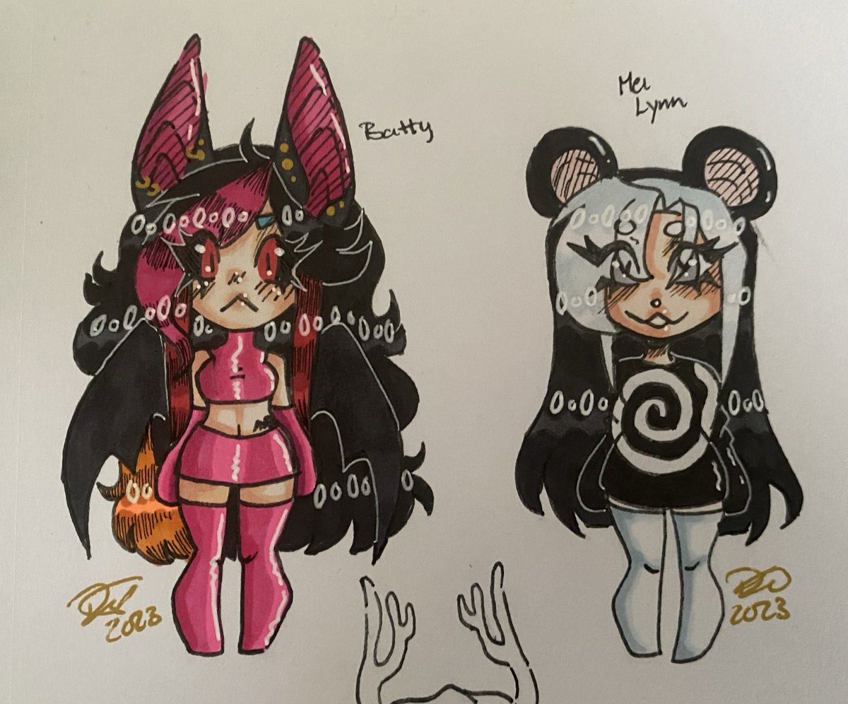 demon_stiles's tweet photo. VTuber Chibis!! 

I finally found a style I like with my Chibis!
VTubers; @PanPanMei @UsagiWabbit 

I think I need to draw more vtubers with this style 👀👀

#art #ArtistOnTwitter #ENVtuber #meilynnart #ocart #usagiwabbit #traditionalartist #Vtuberart #VtuberUprsing https://t.co/ibUIdN1VXx