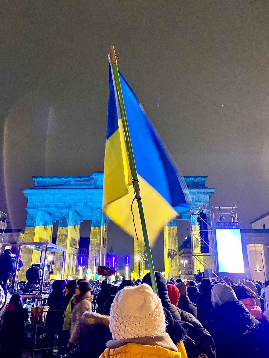 Es gibt keinen Frieden ohne Gerechtigkeit. Es gibt keinen Frieden ohne Freiheit. Wer das nicht verstanden hat, hat in Geschichte nicht aufgepasst oder verachtetet das Völkerrecht. #StandWithUkraine #Friedensschwurbler