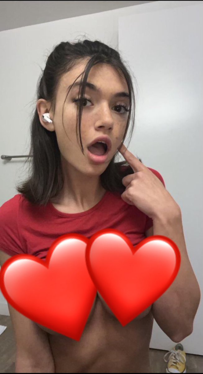 nimadays's tweet photo. offre spécial comeback! le pack de 5 nudes et vidéos est à 5 euros 💋 venez jouez mes coquins..l’offre ne tient que ce soir 👅💦👅💦 https://t.co/DFkr7Irdg6