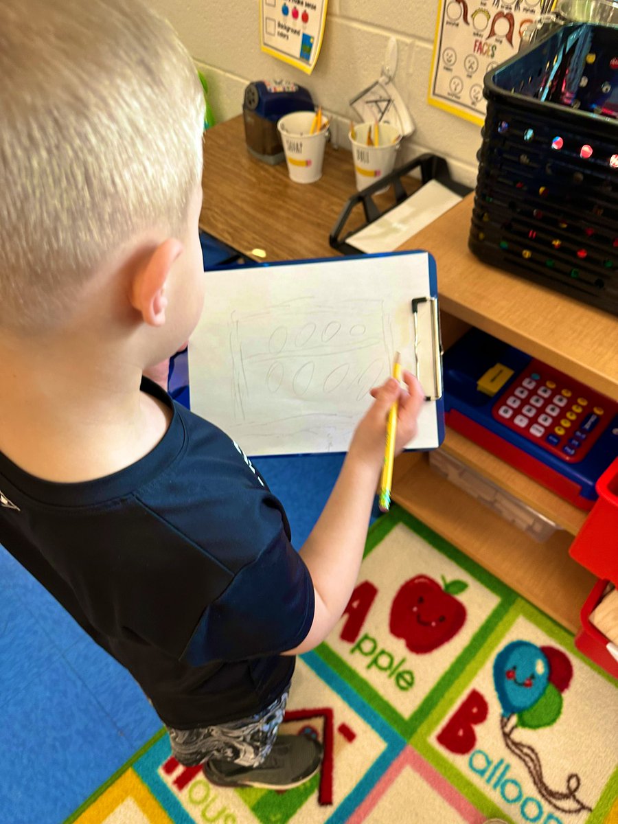 Ms_JHughes's tweet image. Matheticians explore 3-D shapes as they went on a scavenger hunt around our classroom & drew a 3-D shape they saw! #TeachingForUnderstanding @Hubbard_School @ramseyNJschools
