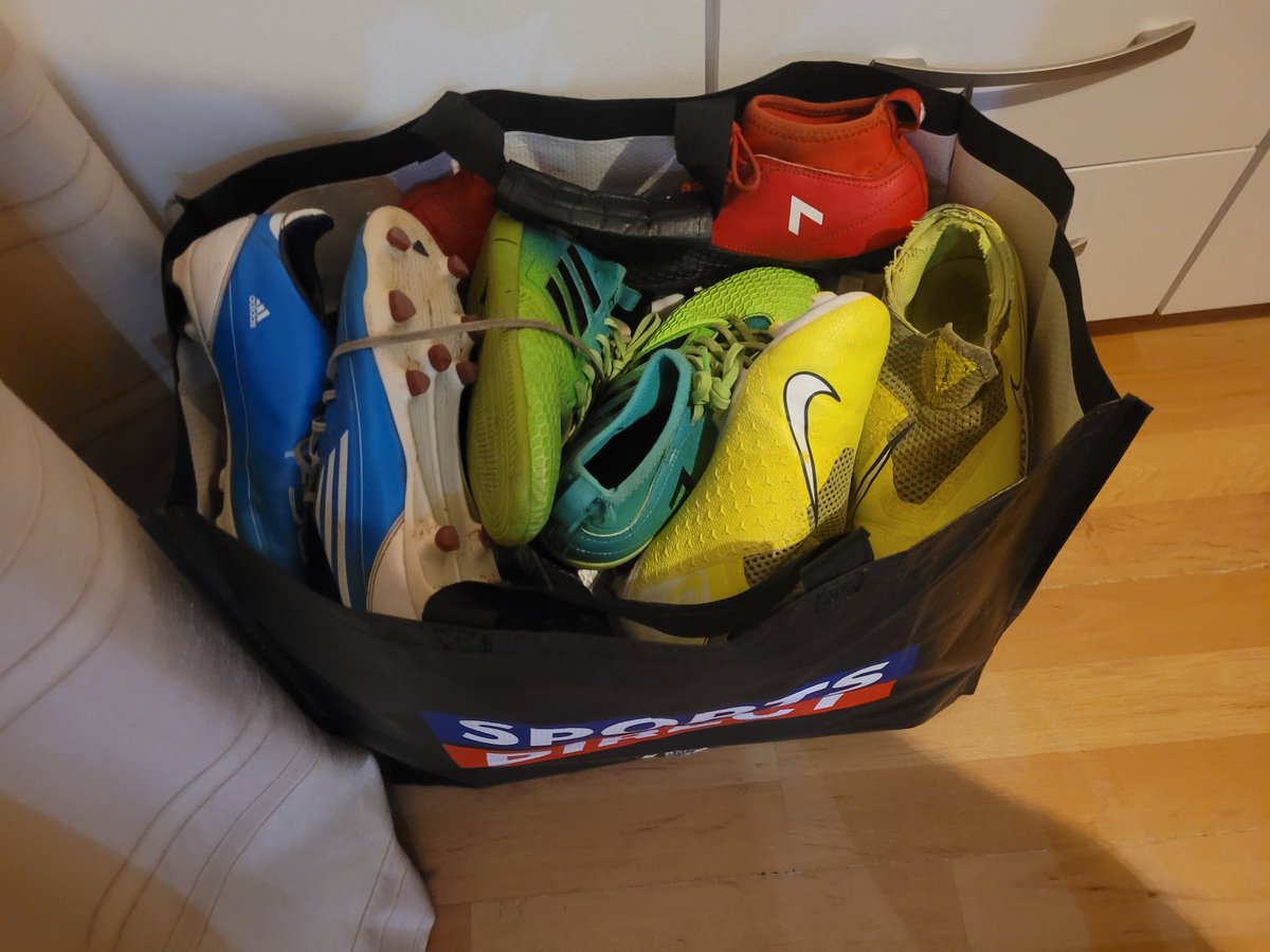 Graham Norris (@grahamn53408825) on Twitter photo Another 19 pairs of football boots on their way to the Merstham boot library in the morning. <a href="/MersthamFC1892/">Merstham FC (Official)</a> <a href="/MersthamHub/">Merstham Hub-MCFT</a> <a href="/MersthamLadies/">Merstham Ladies FC</a> <a href="/MersthamWildcat/">Merstham Wildcats</a> <a href="/reigatebanstead/">Reigate & Banstead Borough Council</a> <a href="/RavenHT/">Raven Housing Trust</a> Another 19 pairs of football boots on their way to the Merstham boot library in the morning. <a href="/MersthamFC1892/">Merstham FC (Official)</a> <a href="/MersthamHub/">Merstham Hub-MCFT</a> <a href="/MersthamLadies/">Merstham Ladies FC</a> <a href="/MersthamWildcat/">Merstham Wildcats</a> <a href="/reigatebanstead/">Reigate & Banstead Borough Council</a> <a href="/RavenHT/">Raven Housing Trust</a>