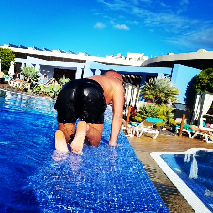 Richtiges Insta-Model!!! Ich habe versucht &Auml;ROTISCHE Fotos zu mache!😅 Folgende Bilder k&ouml;nnen Psychisch<a href="/tag/funny"class="tags"><span>#funny</span></a><a href="/tag/fail"class="tags"><span>#fail</span></a><a href="/tag/malemodel"class="tags"><span>#malemodel</span></a><a href="/tag/outtakes"class="tags"><span>#outtakes</span></a><a href="/tag/influencer"class="tags"><span>#influencer</span></a>