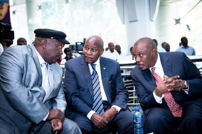 NWICPresident's tweet photo. @KaizerChiefs
"Motaung please my Friend get a new coach." - Jomo Sono https://t.co/eyACRKoIHQ