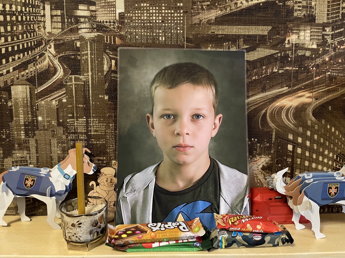 OrlaGuerin's tweet photo. This is Denys, in a photo taken 2 days before he was killed last September by Russian shelling.  He was 9.  His twin brother Ruslan still sends himself messages from Denys's phone. He can't accept his best friend is  gone.    

One child, one loss, one year of Russia's war in Ukr https://t.co/FaaZkDhp42