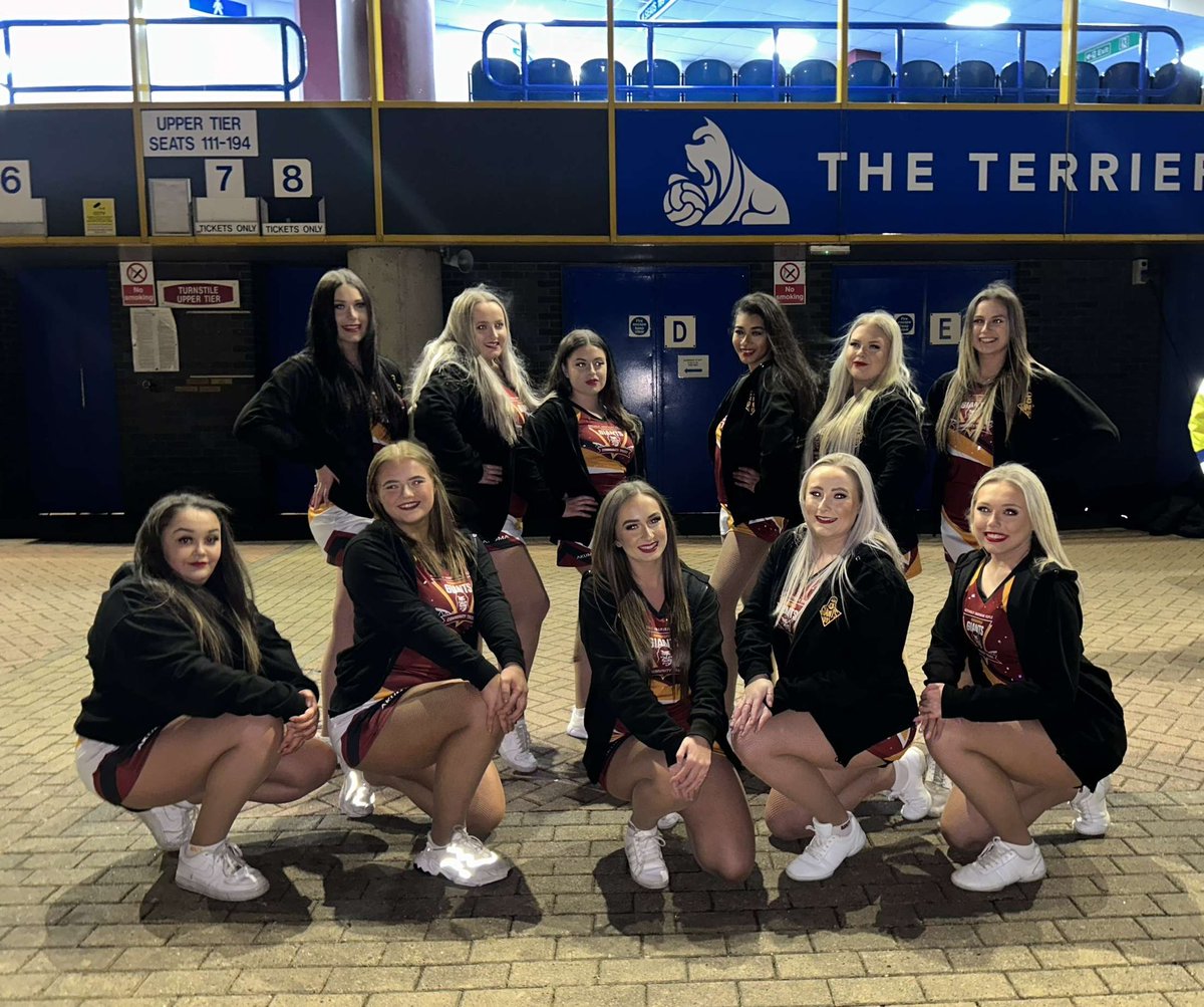 Come and say hello to our girls in the fun zone at tonight’s match!🕺🏼 <a href="/Giantsrl/">Huddersfield Giants 🐮🔔</a> <a href="/RhodesCCS1/">RhodesClassicCarSpares</a> <a href="/RLLatest/">Rugby League Latest</a> <a href="/GiantsCT/">Huddersfield Giants Community Trust</a> <a href="/LisaDarwinHGCT/">Lisa  Darwin</a>