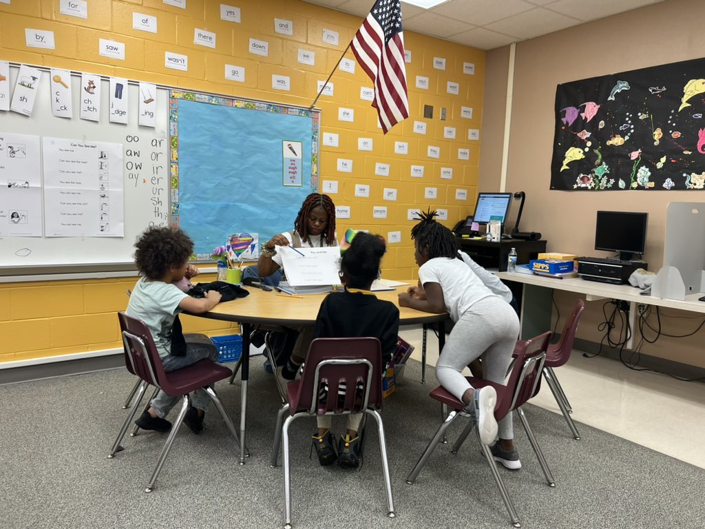 Loved 🥰 spending time in the classroom watching the <a href="/UCFTeacherEd/">UCF School of Teacher Education</a> students working the <a href="/CollabClassroom/">Collab Classroom</a> SIPPS program with 📚first graders 🤩<a href="/WestOaks_OCPS/">West Oaks Elementary</a>