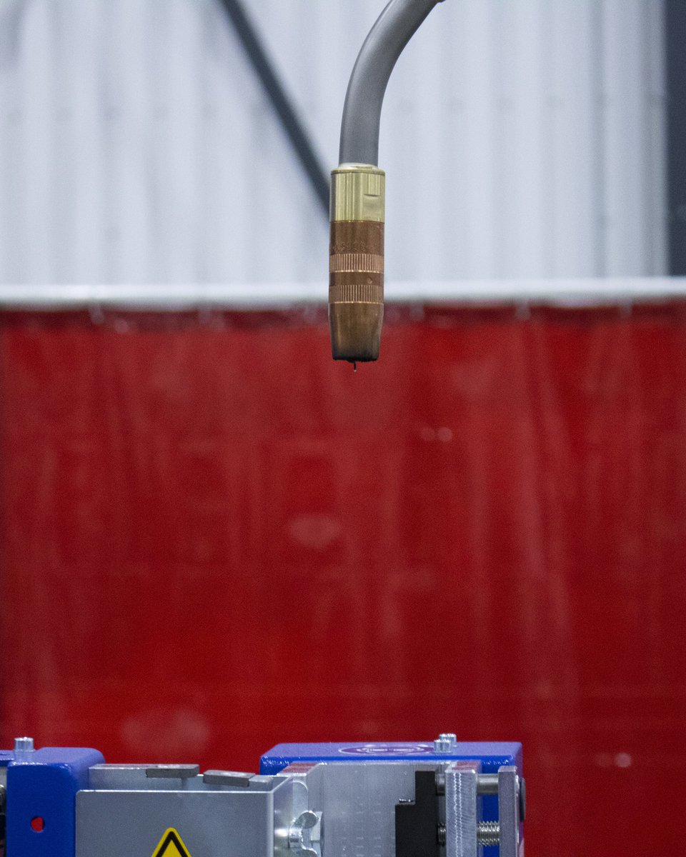 RoboFlexRobotic's tweet image. 🤖🔥 Maak kennis met onze nieuwste innovatie: een lasrobot op een E-frame, speciaal ontworpen voor QBTEC! Deze robot is gebouwd om jouw geliefde frietpannen te gaan lassen. 🍟💡
#Lasrobot #Automatisering #Innovatie #Frituurpan #Robots #Efficiëntie #Welding