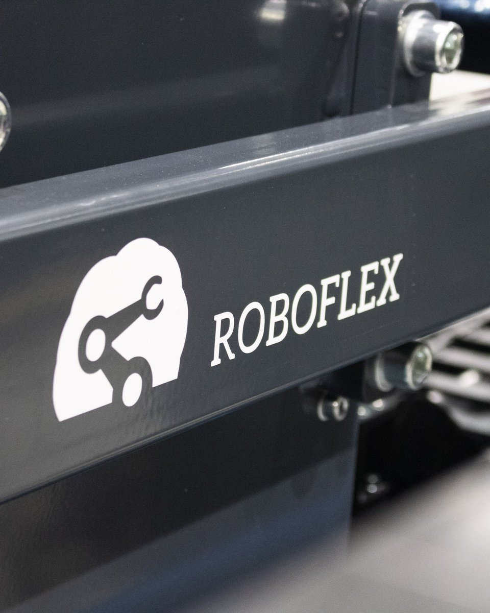 RoboFlexRobotic's tweet image. 🤖🔥 Maak kennis met onze nieuwste innovatie: een lasrobot op een E-frame, speciaal ontworpen voor QBTEC! Deze robot is gebouwd om jouw geliefde frietpannen te gaan lassen. 🍟💡
#Lasrobot #Automatisering #Innovatie #Frituurpan #Robots #Efficiëntie #Welding