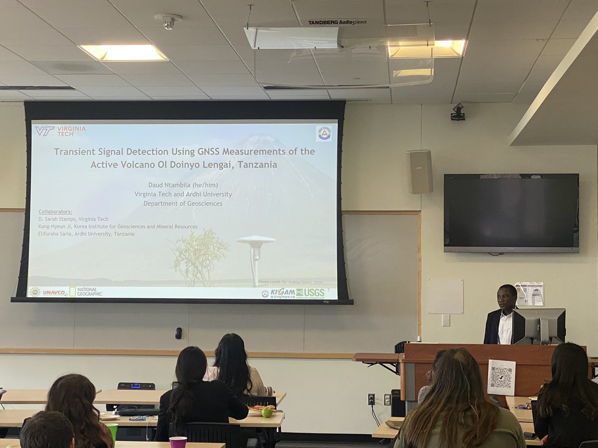 dsarahstamps's tweet image. Great talk by Ntambila Daud on transient signal detection associated with Ol Doinyo Lengai in Tanzania at #GSRS2023 @vtgeosciences!