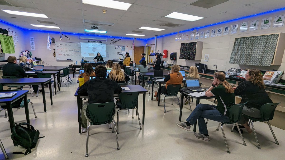 Earlier this week our amazing middle school MLL teachers hosted a round table discussion for best classroom practices for MLL students to other staff members! Check out that after school turnout by our dedicated <a href="/MiddleStorm/">Storm Lake Middle School</a> class!