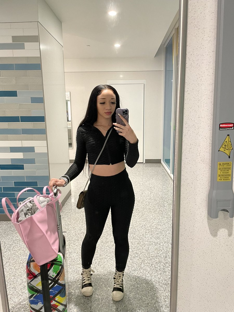 Summatimefinee_'s tweet photo. 🫶🏼 https://t.co/Ow1zmpxGO7