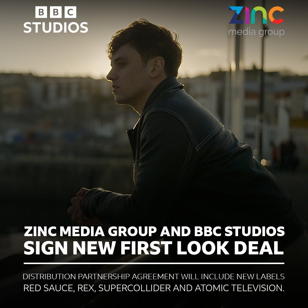 BBCStudiosPress's tweet photo. 🖋️@Zinc_Media and @BBCStudios sign new first look deal.
 
Distribution Partnership Agreement with UK factual powerhouse includes labels @BrookLappingPro, @TernTelevision and for the first time Red Sauce, Rex, Supercollider &amp; Atomic TV. #BBCShowcase23

https://t.co/8rpaFkETK0 https://t.co/pwokJS6yk2