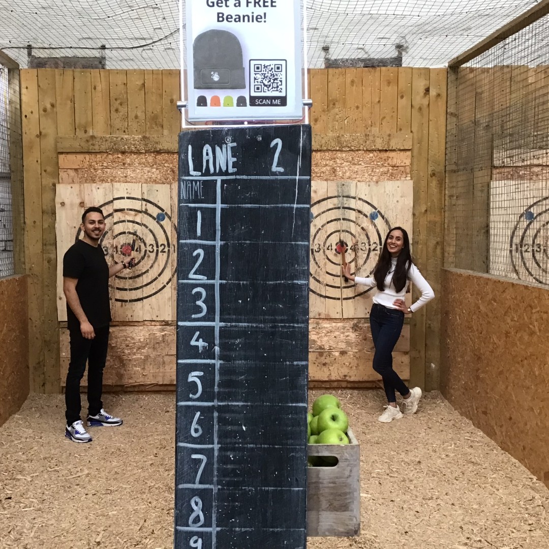 A bit of healthy competition never hurts anyone😝🪓 #AxeThrowing #Friends #Family #DateNight #TimberJacks