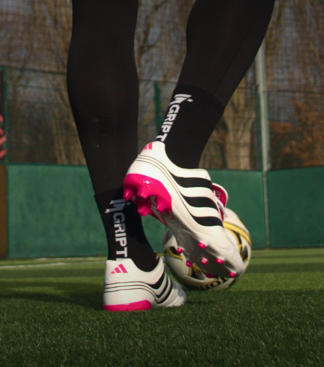 GripTekUK's tweet photo. Get ready for the weekend⚽️
3 for £25 on our performance grip socks, limited stock available!🚨
#Griptek #Performance https://t.co/Nci03okvkr