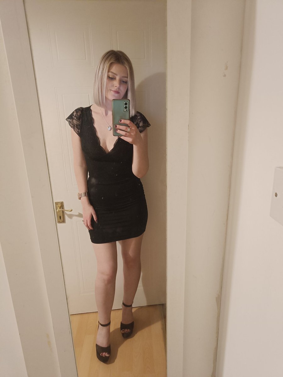 MarinaBoo22_'s tweet photo. 30, flirty &amp; thriving https://t.co/JGLqtohUd7