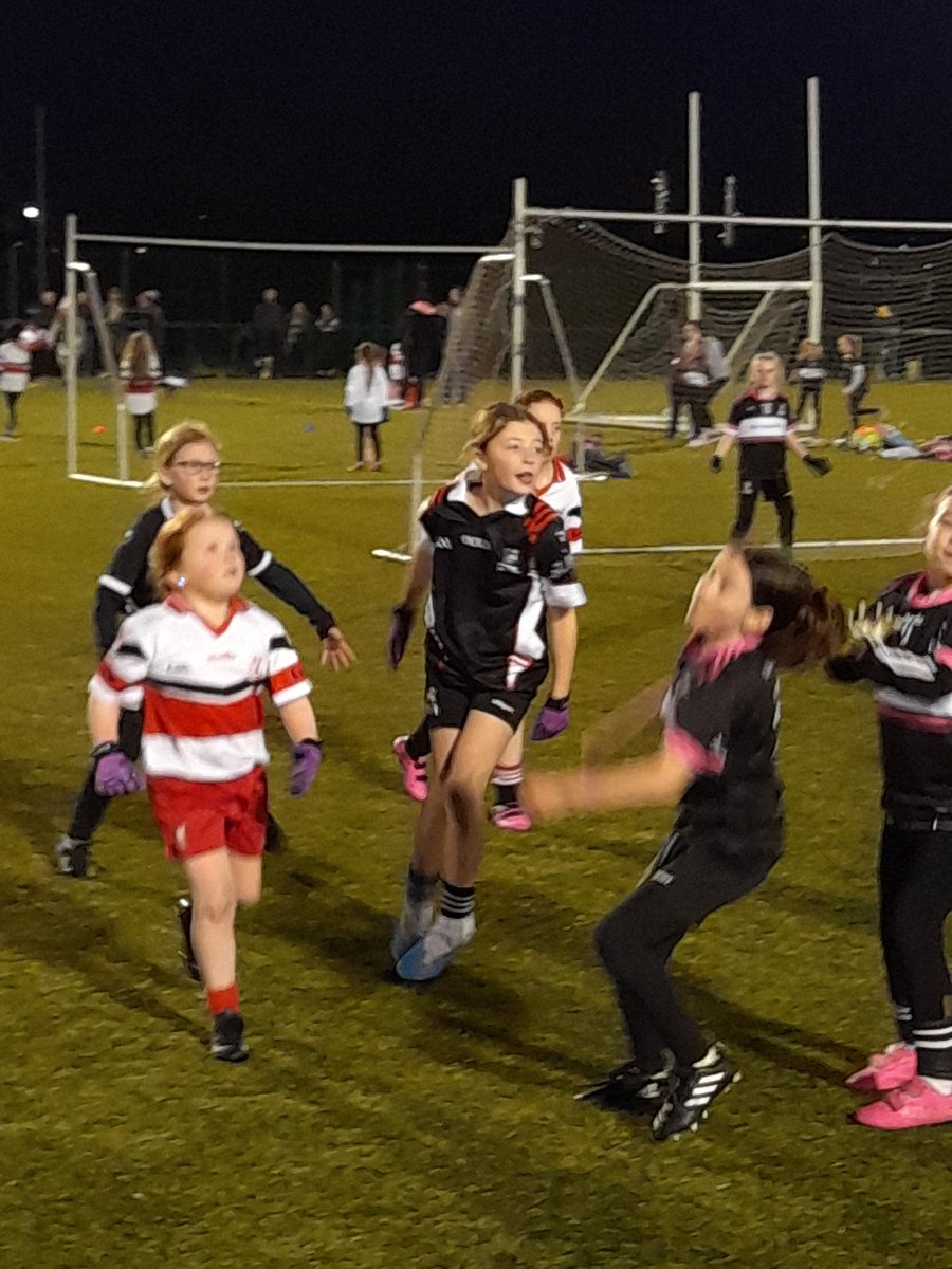 Naomh_Una_clg's tweet photo. Thanks @EireOgGAC for the great games at Woodlands tonight. Lots of great skills on show and plenty of happy girls. New players welcome every week on Friday nights to come along and join the fun from 6pm - 7pm. DM for details https://t.co/Vu1BGsoK9s