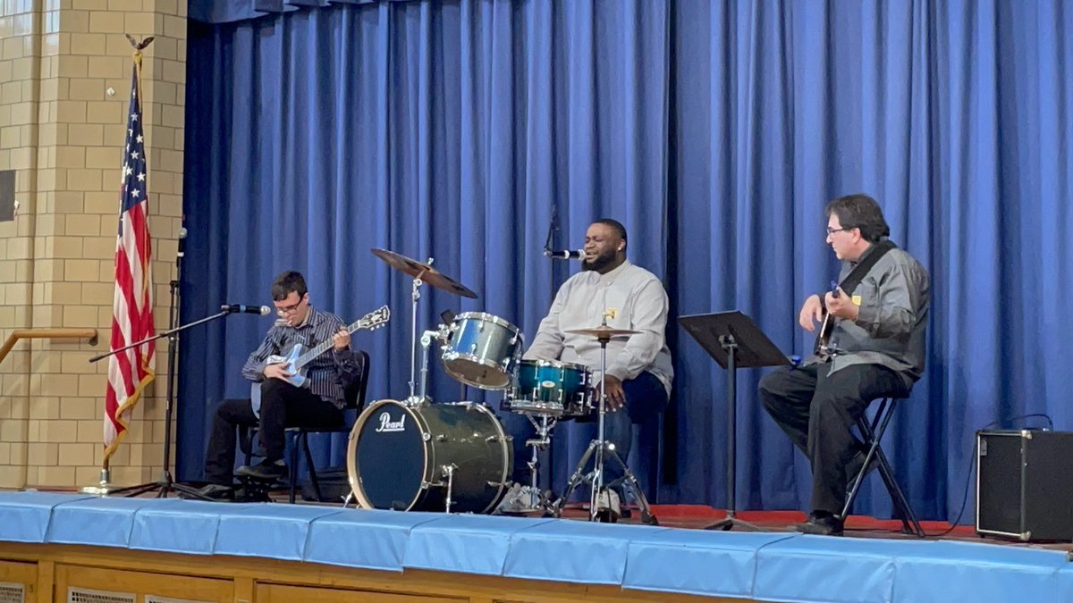 OG870Leaders's tweet photo. Thank you OGS Curriculum Enrichment for bring the band Blues and Beyond to teach our OGS students the history of American music from the 1600s to Today for #BlackHistoryMonth @GreenwichPSArts @GPSDistrict @DrJones_GPS @MJDAmico_GPS https://t.co/TnVZtHLcLO