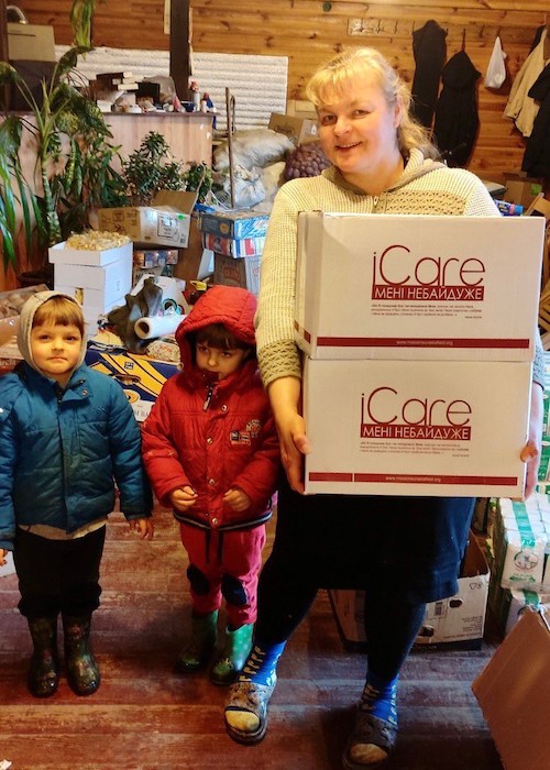 Moody_Bible's tweet photo. Dr. Sergey Rakhuba (’95 #MBIGrad), president of @MissionEurasia, and his teams have been providing food, assistance, counseling & clothing for millions of displaced Ukrainians through their three refugee centers in Poland: https://t.co/izNUwuvIJ6 https://t.co/1XeXLzotH7