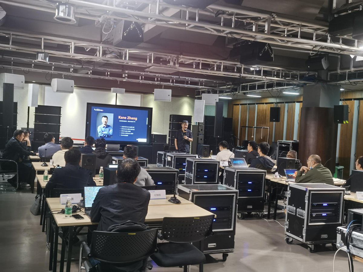 EzPro is making waves with their latest roadshow! The first stop was a Symetrix training in Shenzhen where attendees learned about Symetrix DSP quality and the control capabilities of Composer® from Kane Zhang.