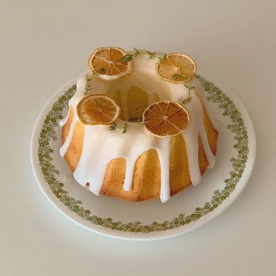 daily_dolce's tweet photo. Lemon cakes https://t.co/7dFDRkYpG3
