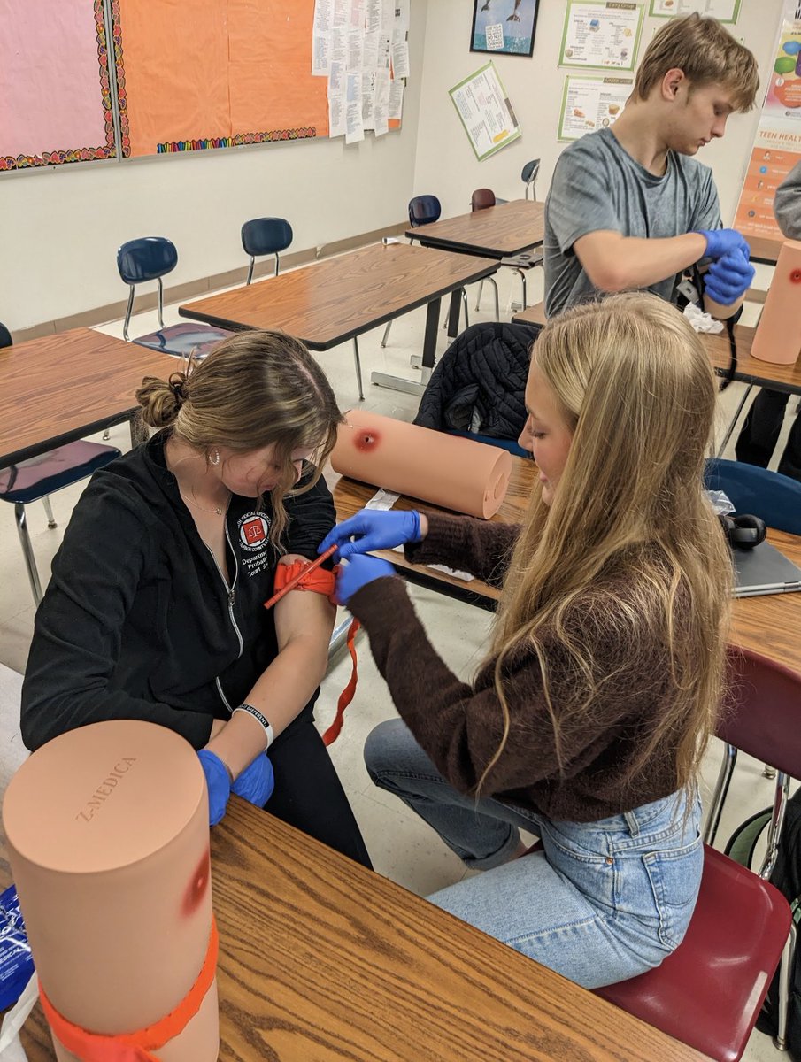 StCharlesEast's tweet photo. Students in our Advanced Healthcare Concepts get Stop the Bleed training from our school nurse! https://t.co/ga1Ul5JQ41