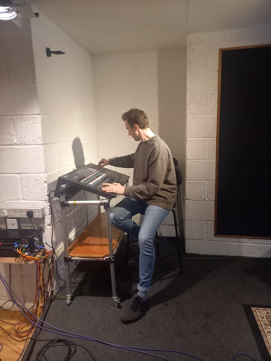 Distractfold's tweet image. Loving our rehearsals for this Sunday 😍 ❤ Deep concentration and some FUN too. So many new, delicious sounds to get our teeth into. 

We've got a whole load of world/UK premieres and they are sounding GOOD - don't miss it!!

Sunday @Cafeoto 8PM

distractfold.org.uk/2023-24/cafe-o…