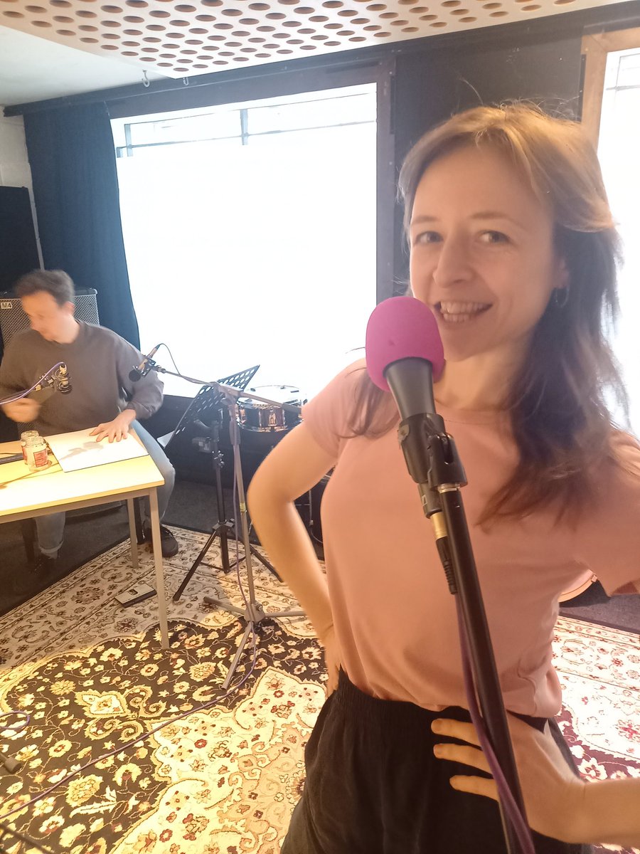 Loving our rehearsals for this Sunday 😍 ❤ Deep concentration and some FUN too. So many new, delicious sounds to get our teeth into. 

We've got a whole load of world/UK premieres and they are sounding GOOD - don't miss it!!

Sunday <a href="/Cafeoto/">Cafe OTO</a> 8PM

distractfold.org.uk/2023-24/cafe-o…