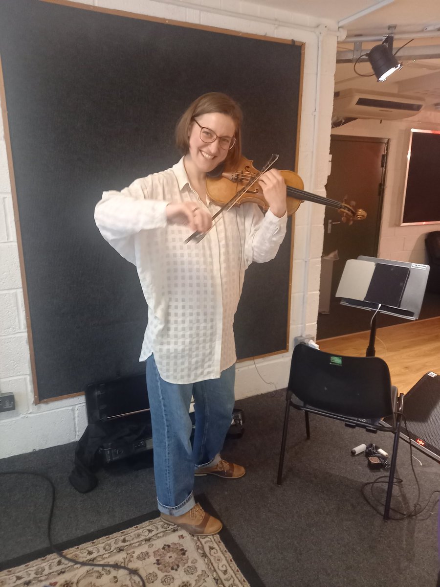 Distractfold's tweet image. Loving our rehearsals for this Sunday 😍 ❤ Deep concentration and some FUN too. So many new, delicious sounds to get our teeth into. 

We've got a whole load of world/UK premieres and they are sounding GOOD - don't miss it!!

Sunday @Cafeoto 8PM

distractfold.org.uk/2023-24/cafe-o…