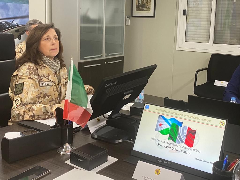 isabellarauti's tweet photo. I nostri militari sono sul campo e lavorano a 360 gradi anche attraverso la cooperazione civile e militare per favorire la stabilità e la sicurezza della regione del Corno d’Africa
#Gibuti #bimis #ForzeArmate
@MinisteroDifesa @Esercito @ItalianNavy @ItalianAirForce @_Carabinieri_ https://t.co/M5EOGHW6i8